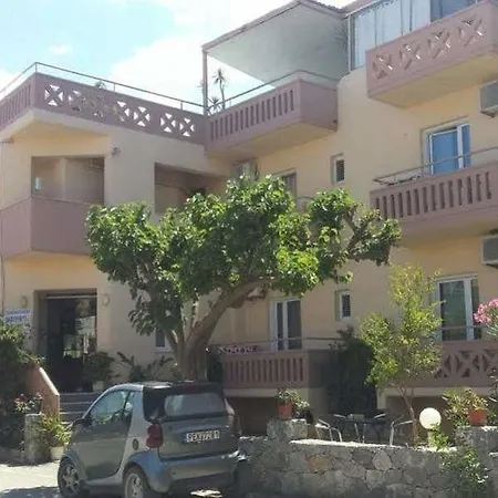 Labyrinth Aparthotel 2*